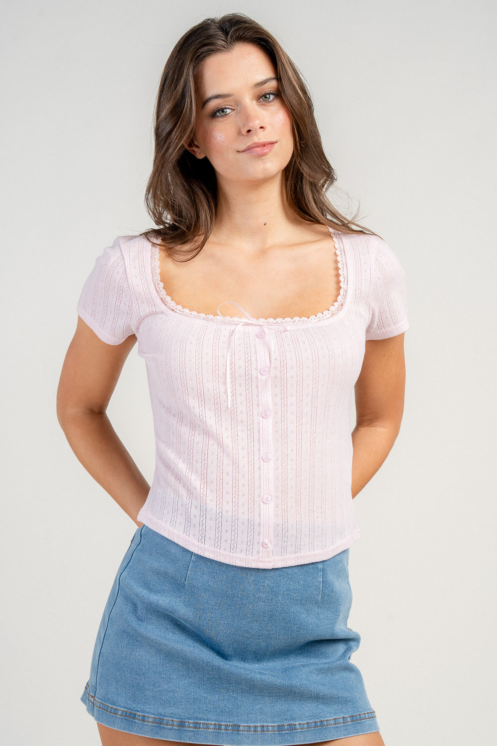 ROUND NECK POINTELLE BUTTON DOWN CAP SLEEVE TOP
