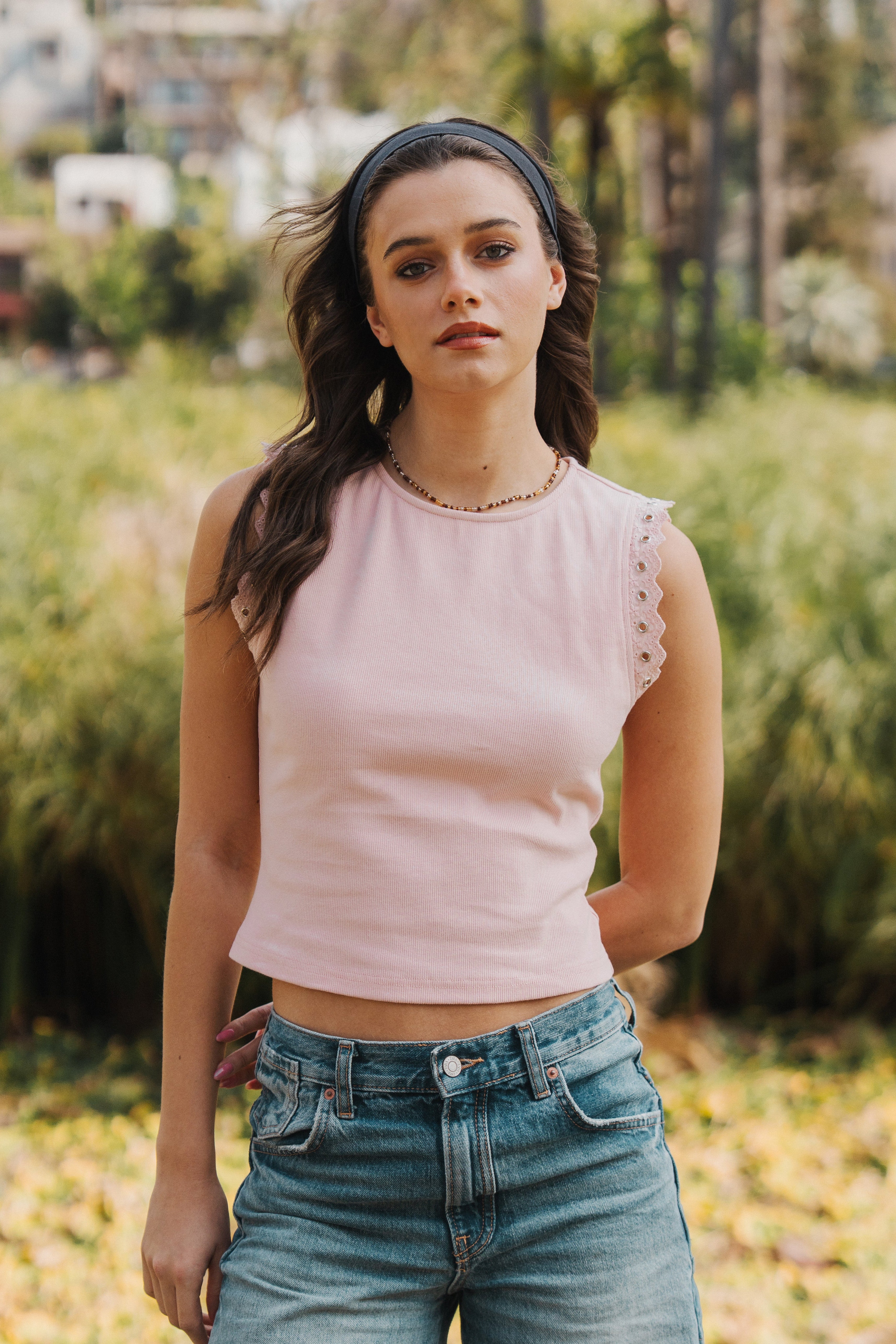 RIBBED JERSEY GROMMET EYELET LACE TRIMMED S/L RIBBED TOP