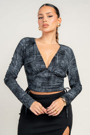 LONG SLEEVE V- NECK BACKLESS TOP
