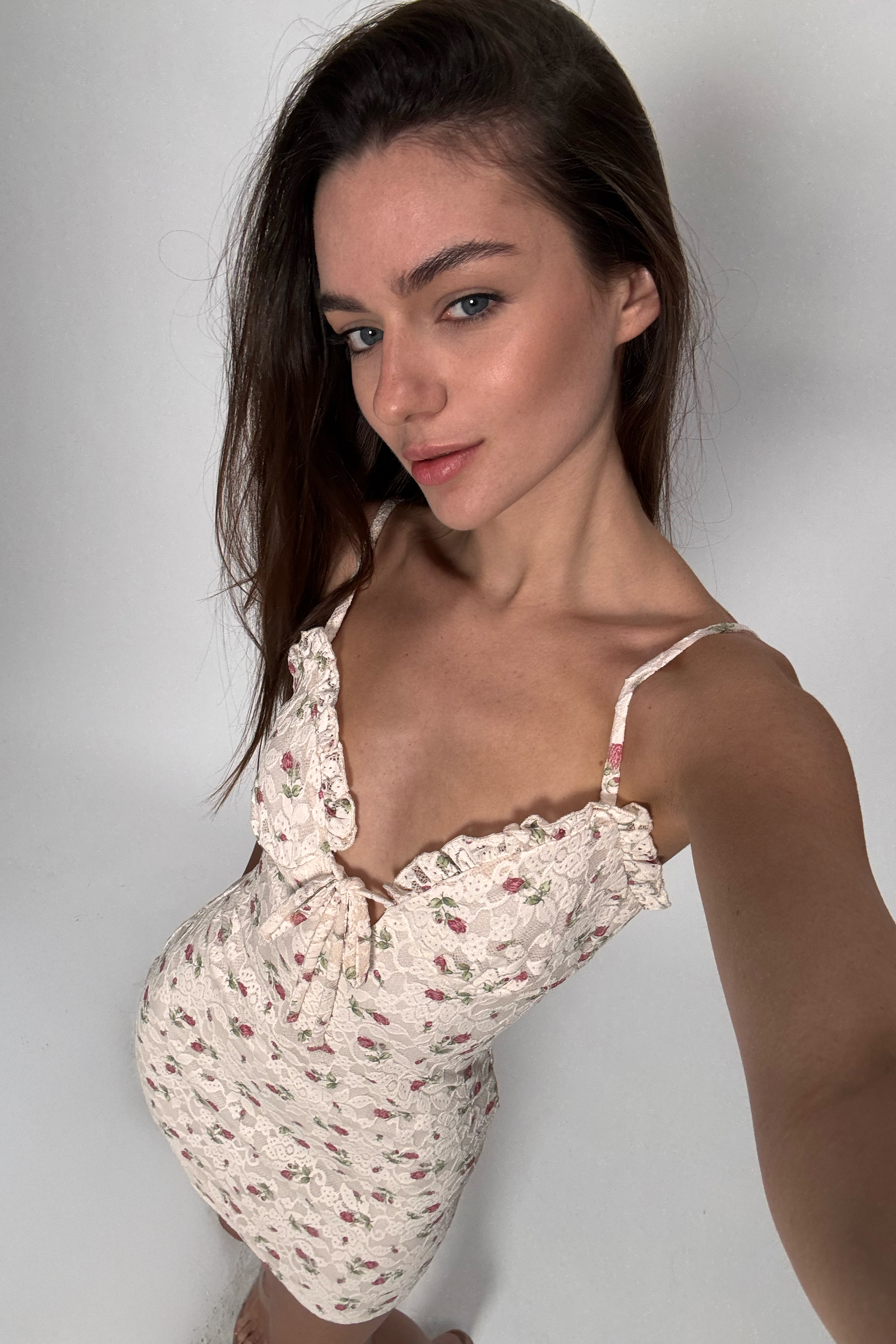 FLORAL LACE TRIM TIE FRONT BODYCON MINI DRESS
